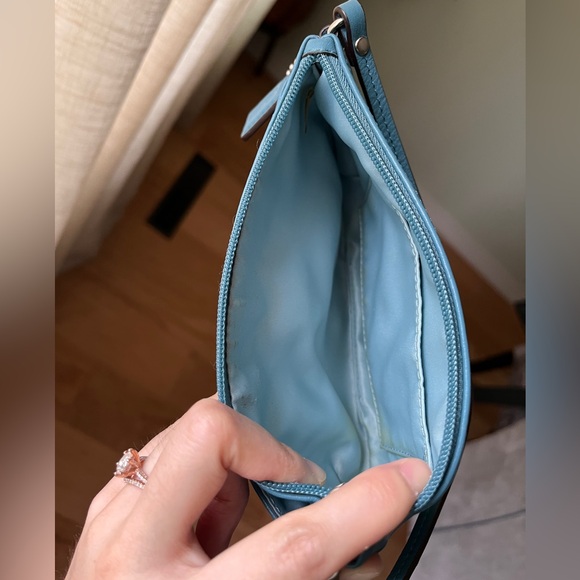 Coach large leather turnlock wristlet - Picture 4 of 4